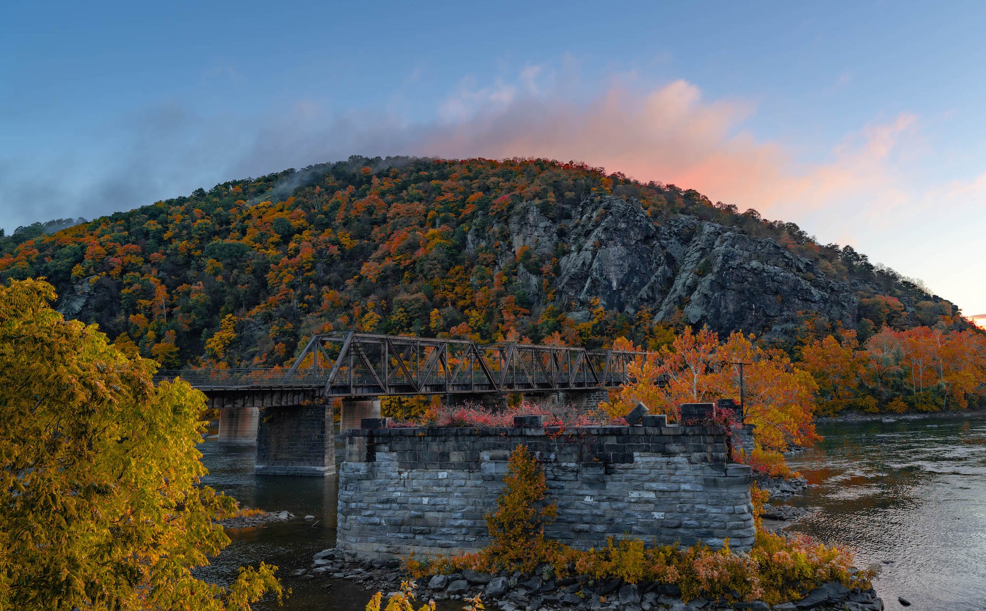 jpg/Alpha-Universe-Andrew-Geraci-FallRoadTrip-15-1200_boundsexvu2v.jpg?height=1200&fit=bounds